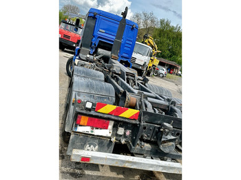 Abrollkipper MAN TGA 26.460: das Bild 5