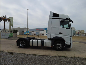 Sattelzugmaschine Mercedes-Benz Actros 5 1845 BigSpace: das Bild 2