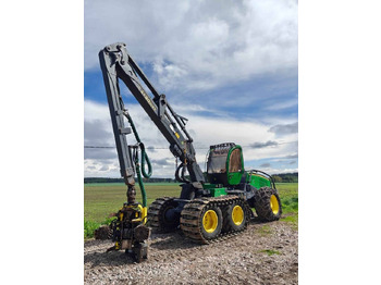 JOHN DEERE Harvester