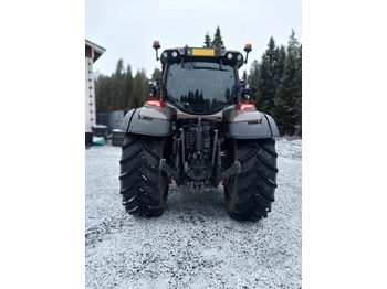 Traktor Valtra T 235: das Bild 4