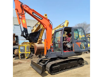 DOOSAN DX60W Kettenbagger