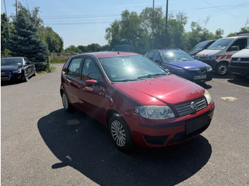 Limousine Fiat Punto Aktueller HU: das Bild 2