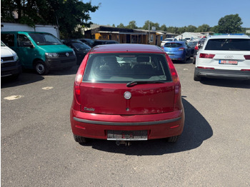 Limousine Fiat Punto Aktueller HU: das Bild 5