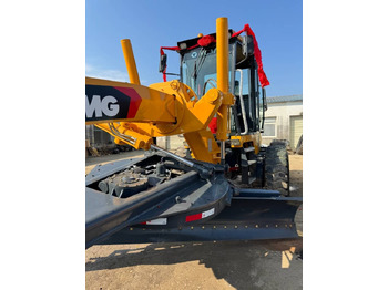 Grader XCMG GR 2153: das Bild 2