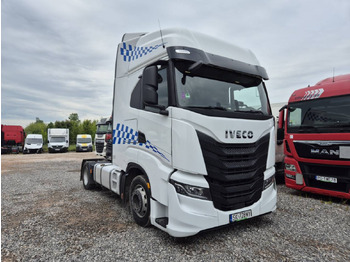 IVECO Sattelzugmaschine