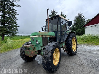 JOHN DEERE 2040 Traktor