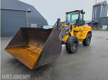 VOLVO L40B Radlader