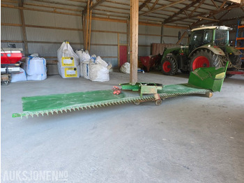 JOHN DEERE 2000 Series Landmaschine