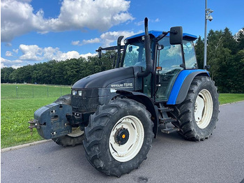 NEW HOLLAND TS Traktor