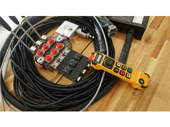 Baumaschine Monoblock hydraulic valve Galtech 3 sections 60 l/min 15 gpm 12 V + Remote radio Palfinger, Hiab, Fassi: das Bild 2