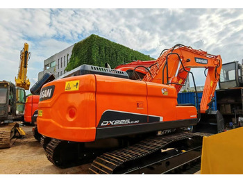 DOOSAN DX225LC Kettenbagger