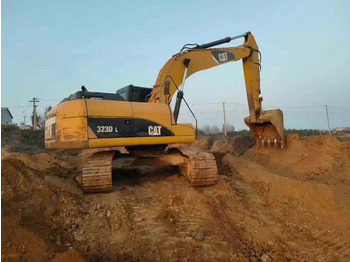 CATERPILLAR 323D Bagger