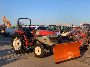 YANMAR Traktor
