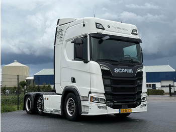 SCANIA R 520 Sattelzugmaschine