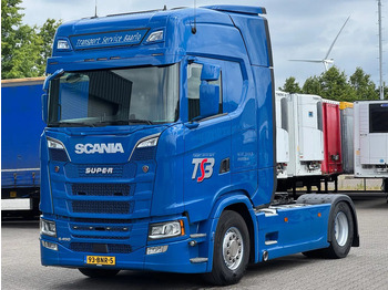 SCANIA S 450 Sattelzugmaschine