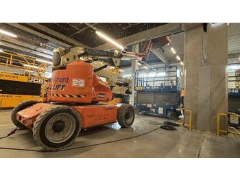 JLG E450AJ Gelenkarmbühne