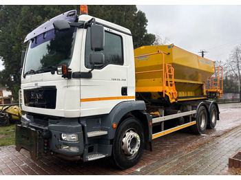 Kommunal-/ Sonderfahrzeug, LKW MAN TGM 26.290 6X4 SCHMIDT STARTOS II PIASKARKA PŁUG: das Bild 2