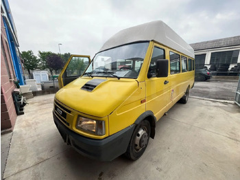 Schulbus Iveco A45E10: das Bild 3