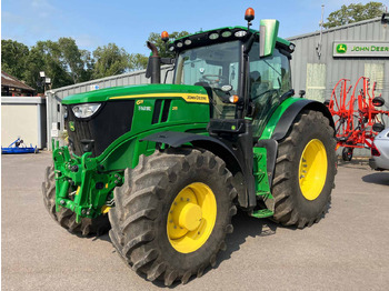 JOHN DEERE 6R 215 Traktor