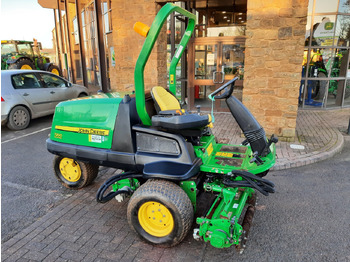 JOHN DEERE 7200 Rasenmäher