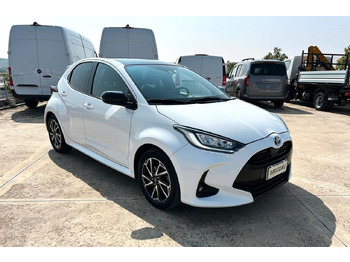 Limousine Toyota Yaris 1.5 Hybrid 5 porte Lounge: das Bild 3