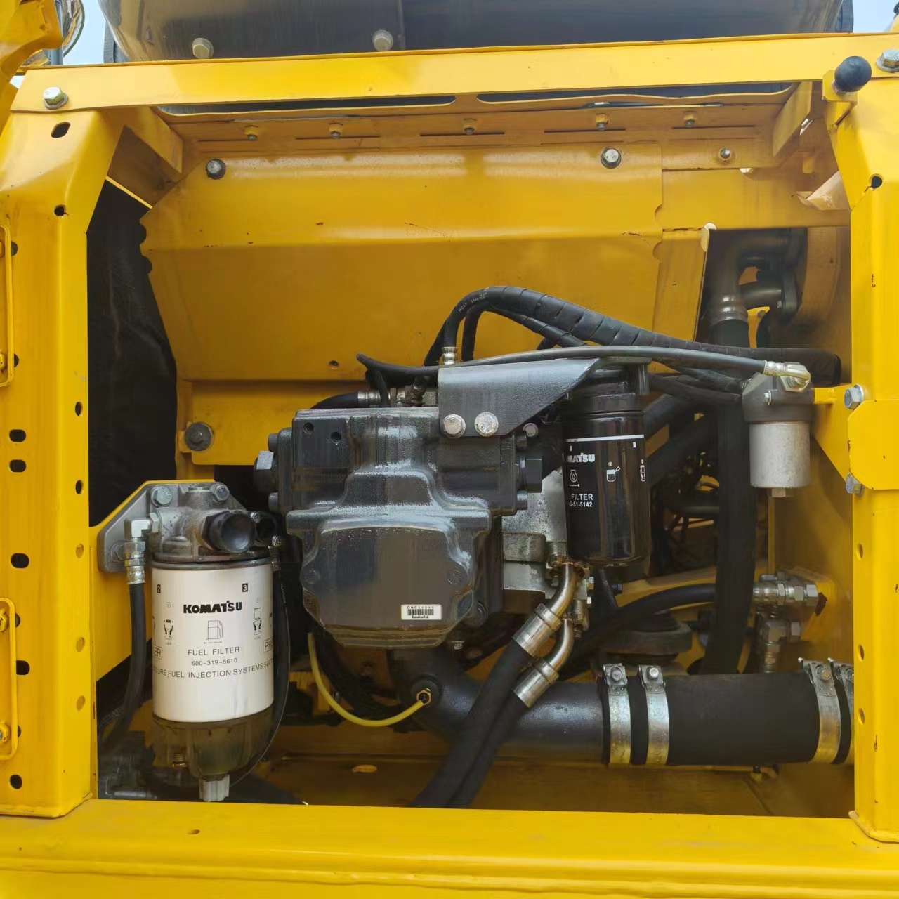 Kettenbagger KOMATSU PC240: das Bild 5 Kettenbagger KOMATSU PC240: das Bild 5