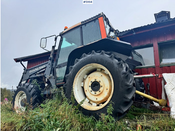 Traktor 1991 Valmet 6100 Turbo with front loader and bucket: das Bild 3