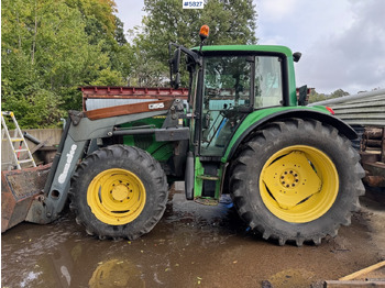 Traktor 2005 John Deere 6320 w/ front loader.: das Bild 2