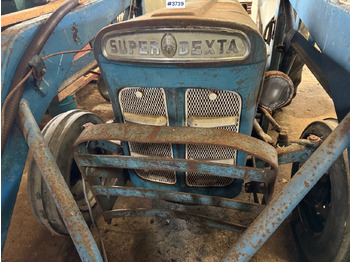 Traktor Ford Super Dexta w/front loader: das Bild 3
