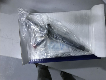 Injektor für PKW, Zustand - NEU Bosch 2018 295050-0300  for Nissan SUV-NAVARA automobile: das Bild 3