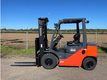 TOYOTA FDF 25 Dieselstapler