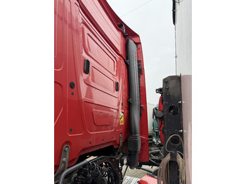 Aeropack/ Spoiler Mercedes Actros MP 4: das Bild 3