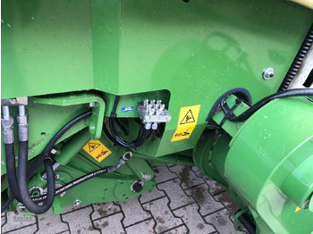Rundballenpresse Krone Comprima V 150 XC: das Bild 4