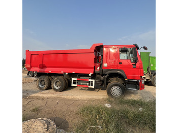 SINOTRUK HOWO Koffer LKW