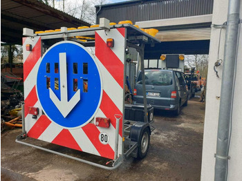 Anhänger Vermietung Absperrtafel VZ 616 615 Nissen Verkehrsleittafel: das Bild 3