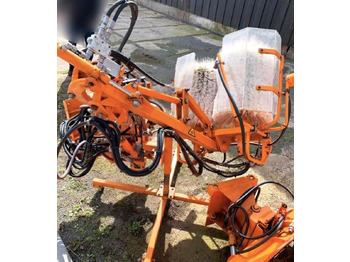UNIMOG Kehrbesen