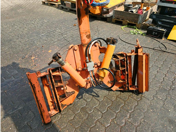 UNIMOG Schneepflug