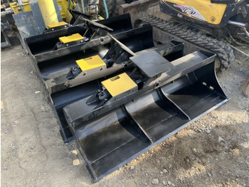 Baggerschaufel Godet de curage inclinable pour minipelle 4T - 6T: das Bild 4