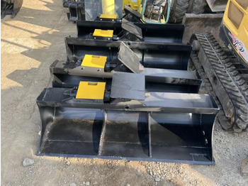 Baggerschaufel Godet de curage inclinable pour minipelle 4T - 6T: das Bild 5
