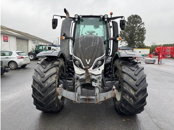 Traktor VALTRA T214 DIRECT: das Bild 2