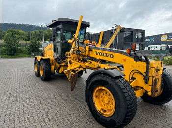Grader Volvo G746B: das Bild 4