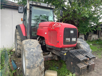 MASSEY FERGUSON 8220 Traktor