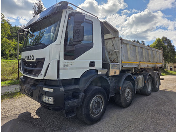 IVECO Trakker Kipper