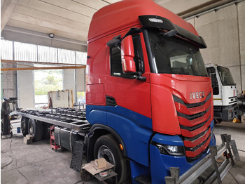 IVECO S-WAY Pritsche LKW