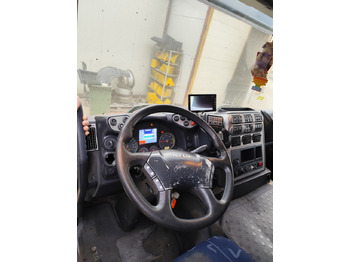 Pritsche LKW IVECO STRALIS CUBE 260S31: das Bild 2