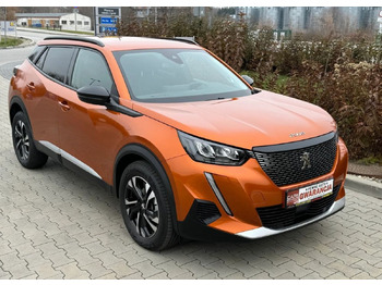 SUV/ Geländewagen Peugeot 2008 Peugeot 1.2 benz 100 km Allure 6tys przebieg fabrycznie nowy: das Bild 3