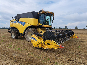 NEW HOLLAND CX series Mähdrescher