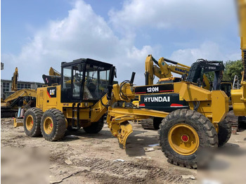 CATERPILLAR 120H Grader