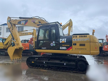 CATERPILLAR 320D2 Kettenbagger