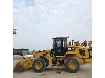 Radlader CATERPILLAR 924K: das Bild 3